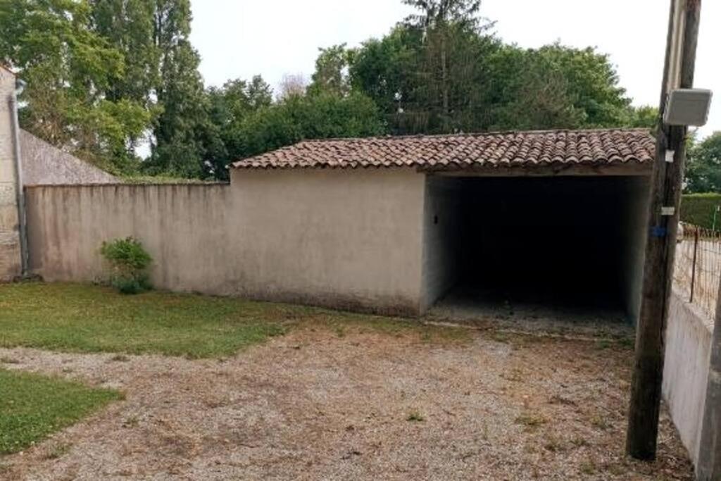 La Petite Maison Matha Exterior photo